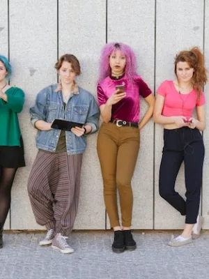 Casual Outfit Inspiration: Recreate 5 Celebrity Looks on a Budget - Cover Image