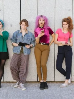 Casual Outfit Inspiration: Recreate 5 Celebrity Looks on a Budget - Cover Image