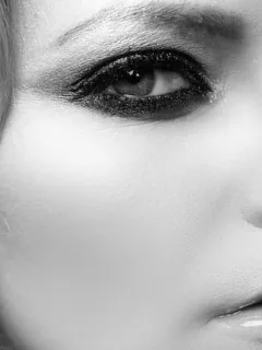 The Secret to a Perfect Smoky Eye: Beginner's Tutorial - Cover Image
