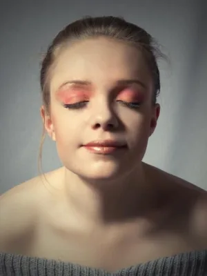 Avoid These 5 Makeup Mistakes That Age You - Cover Image