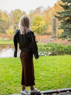 The Power of Posture: A Guide to Confidence & Appearance - Cover Image