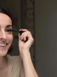 Confidence Boost: Your 5-Minute Makeup Routine for Busy Mornings - Cover Image