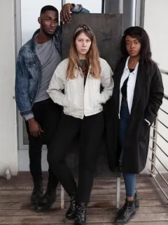 TikTok and Instagram: Shaping Fashion Trends in the US - Cover Image