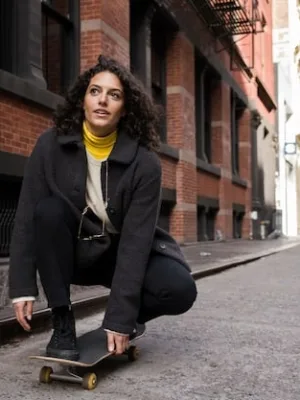 The Return of Tailoring: Structured Silhouettes Trend in US Fashion - Cover Image