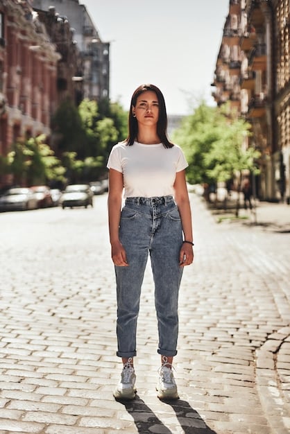 Casual Chic: 5 Ways to Style a Basic White T-Shirt