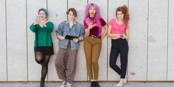 Casual Outfit Inspiration: Recreate 5 Celebrity Looks on a Budget - Cover Image