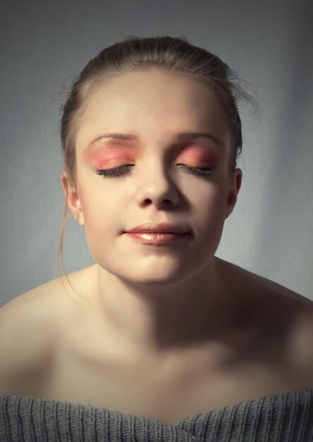 Avoid These 5 Makeup Mistakes That Age You