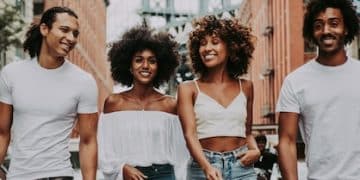 Y2K Fashion Resurgence: Low-Rise Jeans & Crop Tops Return in the US - Cover Image